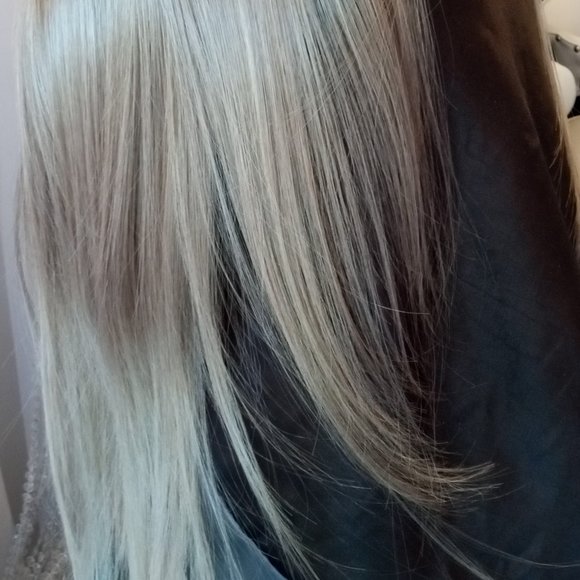 Taylor Swift Style Golden Blonde Wig- New In Box - Picture 10 of 15